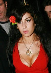 Amy Winehouse drunk striptease - Amy new boobs Amy new boobs